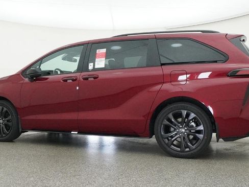 New 2026 Toyota Sienna XSE FWD image 13