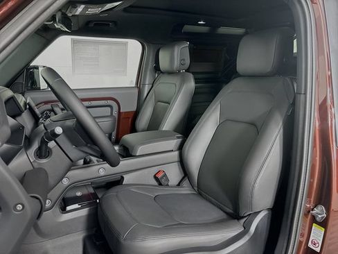 New 2026 Land Rover Defender 90 X-Dynamic SE AWD/4WD image 21