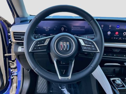 Used 2025 Buick Envision Avenir AWD/4WD image 11