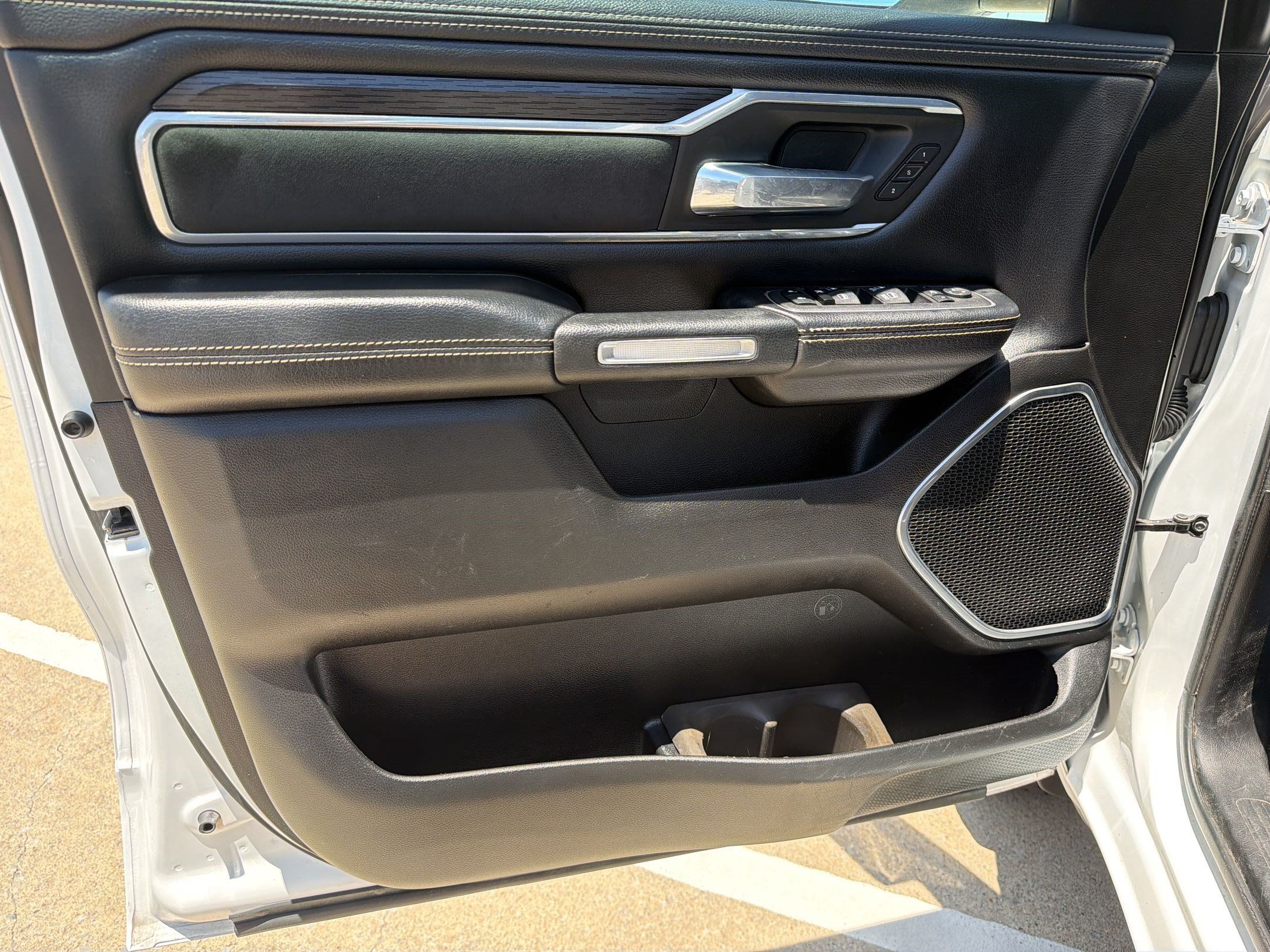 Used 2023 RAM 1500 Laramie AWD/4WD image 14