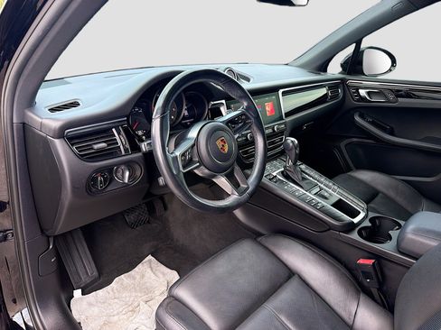 Used 2019 Porsche Macan AWD/4WD image 26