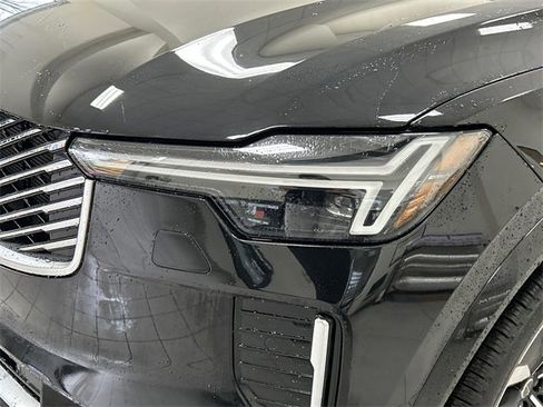 Certified 2025 Volvo XC90 B6 Plus image 7