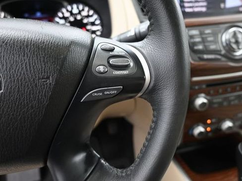 Used 2017 Nissan Pathfinder Platinum FWD image 31
