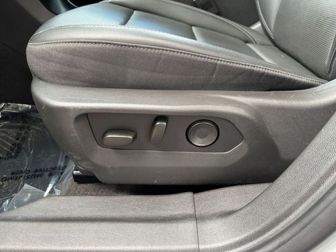 Used 2024 Buick Envision Preferred AWD/4WD image 23