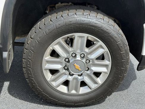 Used 2025 Chevrolet Silverado 2500 High Country w/ High Country Premium Package AWD/4WD image 29