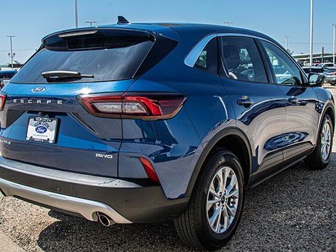 Used 2023 Ford Escape Active w/ Tech Pack #2 AWD/4WD image 4