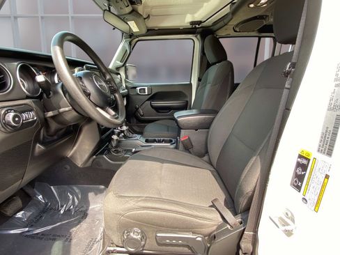 Used 2021 Jeep Wrangler Unlimited Sport image 18