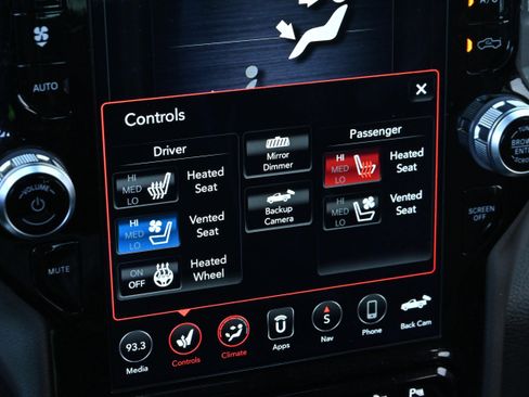 Used 2020 RAM 1500 Laramie AWD/4WD image 19