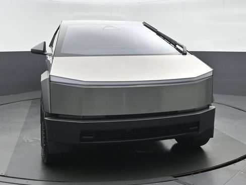 Used 2024 Tesla Cybertruck AWD Crew Cab image 8