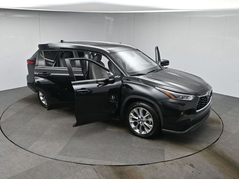 Used 2022 Toyota Highlander Limited image 54