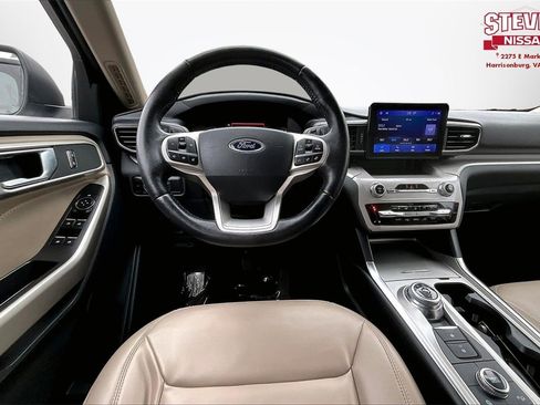 Used 2023 Ford Explorer XLT w/ Equipment Group 202A image 8