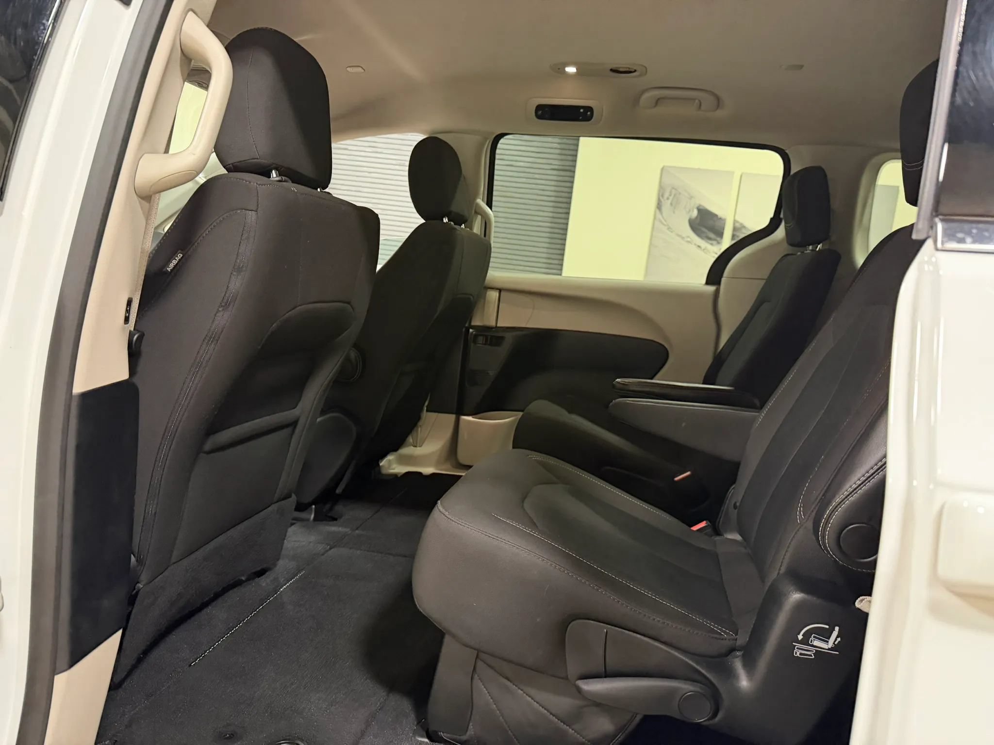 Used 2023 Chrysler Voyager LX FWD image 26