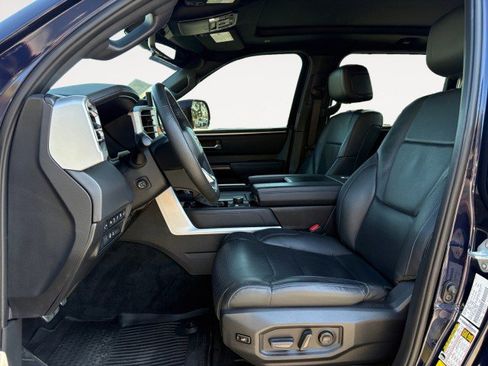 Used 2024 Toyota Tundra Platinum image 3