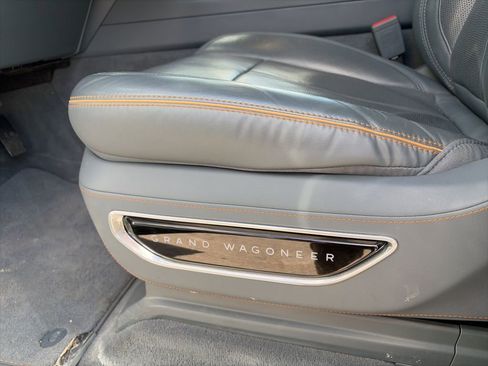 Used 2022 Jeep Grand Wagoneer Series II w/ Flexible Seating Group image 10