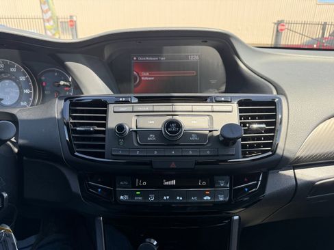Used 2017 Honda Accord Sport image 18