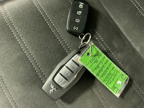Used 2023 Mitsubishi Outlander SE image 12
