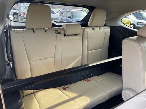 Used 2022 Toyota Highlander XLE image 32