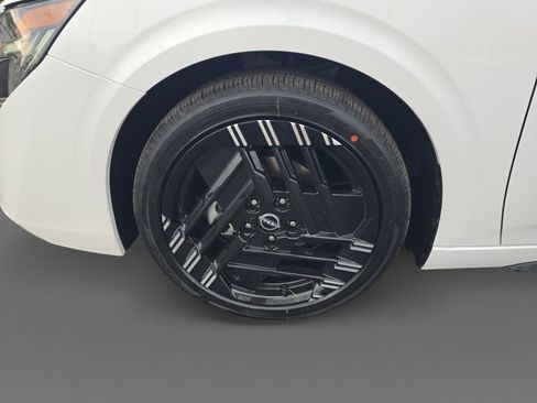 New 2026 Nissan Sentra SR FWD image 9