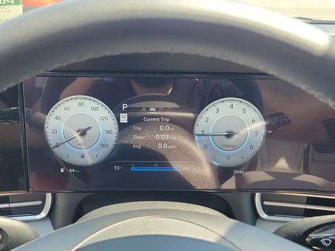 Used 2025 Hyundai Elantra Limited FWD image 9