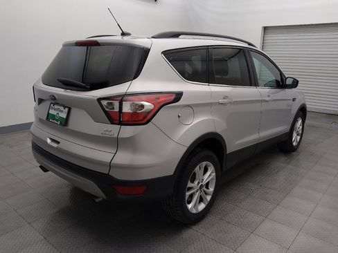 Used 2017 Ford Escape SE w/ Equipment Group 201A image 9