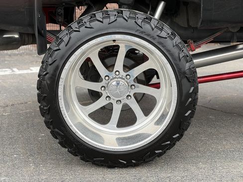 Used 2011 GMC Sierra 2500 Denali w/ Suspension Package, Off-Road AWD/4WD image 11