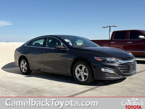 Used 2023 Chevrolet Malibu LT FWD image 1