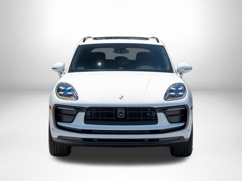 Certified 2026 Porsche Macan AWD/4WD image 11