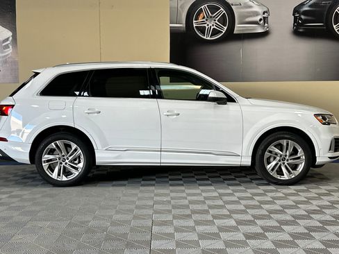 Used 2021 Audi Q7 3.0T Premium image 3