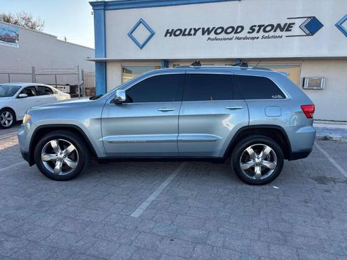 Used 2012 Jeep Grand Cherokee Overland RWD image 9
