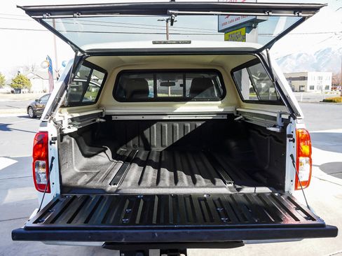 Used 2017 Nissan Frontier SV w/ SV Value Truck Package image 15