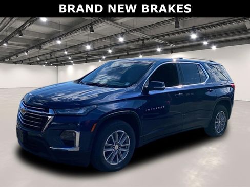 Used 2022 Chevrolet Traverse LT image 3
