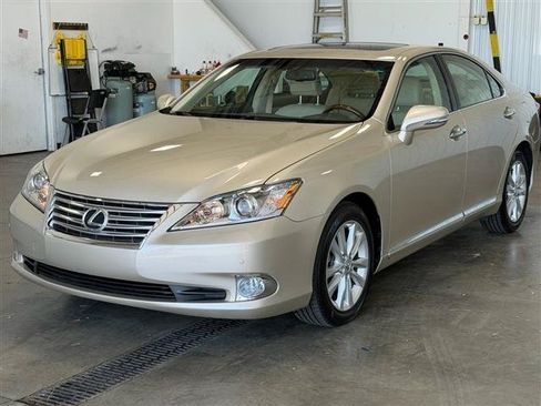 Used 2011 Lexus ES 350 w/ Luxury Pkg & Navigation w/ Preferred Accessory Package FWD image 35