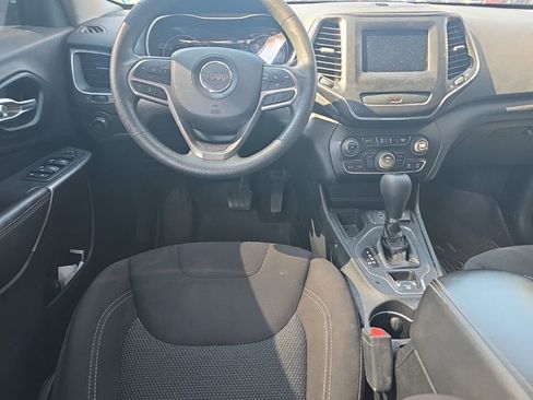 Used 2019 Jeep Cherokee Latitude w/ Popular Appearance Group image 18