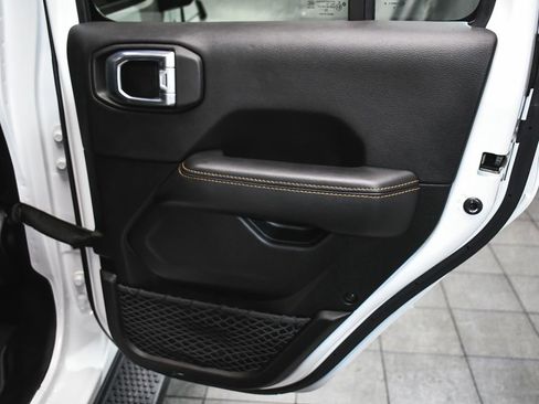 Used 2022 Jeep Wrangler Unlimited Sahara image 11