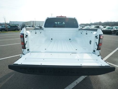 Used 2024 Nissan Frontier PRO-4X w/ Technology Package image 17