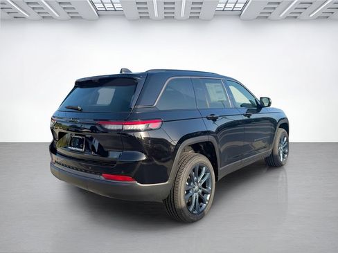 New 2026 Jeep Grand Cherokee Limited AWD/4WD image 3