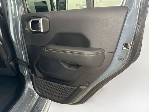Used 2024 Jeep Wrangler Unlimited Sahara w/ Technology Group AWD/4WD image 28