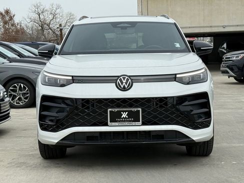 New 2026 Volkswagen Tiguan SE R-Line image 9