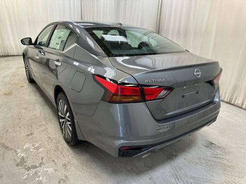 New 2025 Nissan Altima 2.5 SV image 2