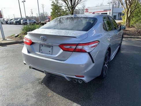 Certified 2020 Toyota Camry SE image 8