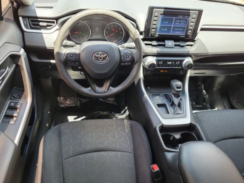 Used 2021 Toyota RAV4 XLE FWD image 9