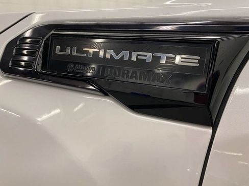 Used 2024 GMC Sierra 3500 Denali Ultimate AWD/4WD image 4