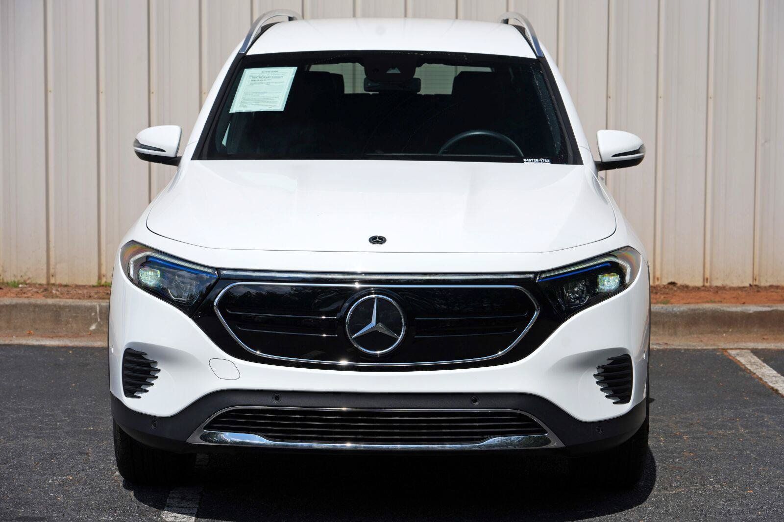 Used 2023 Mercedes-Benz EQB 300 4MATIC w/ Exclusive Package image 48