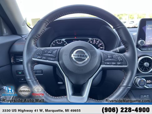 Used 2022 Nissan Sentra SR w/ SR Premium Package FWD image 21