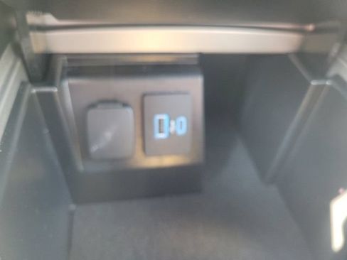 Used 2024 Ford Explorer XLT w/ Equipment Group 202A AWD/4WD image 25