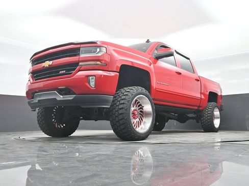 Used 2018 Chevrolet Silverado 1500 LT w/ All Star Edition AWD/4WD image 25