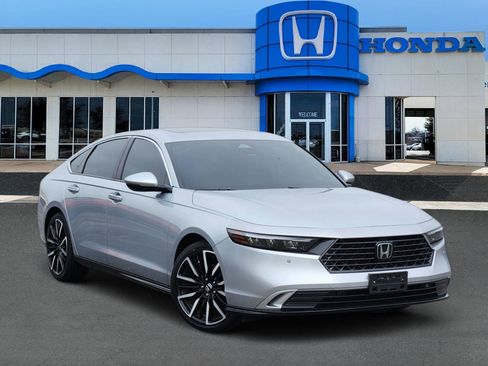 Used 2024 Honda Accord Touring image 1