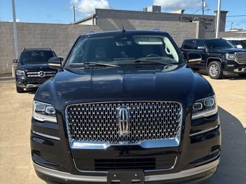 Used 2024 Lincoln Navigator Reserve AWD/4WD image 4