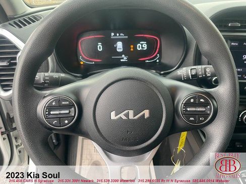 Used 2023 Kia Soul LX w/ LX Technology Package FWD image 39