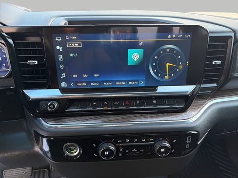 Used 2024 Chevrolet Silverado 1500 LT image 21